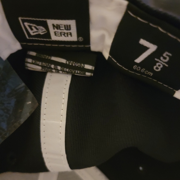 Ny Yankees fitted w/Swarovski crystals 5/8 NWT - Picture 5 of 6